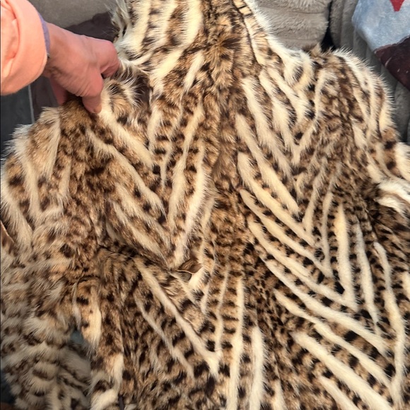 GENUINE LEOPARD FUR  VINTAGE FABULOUS LONG COAT ADDITIONAL PHOTOS!! - Picture 10 of 17